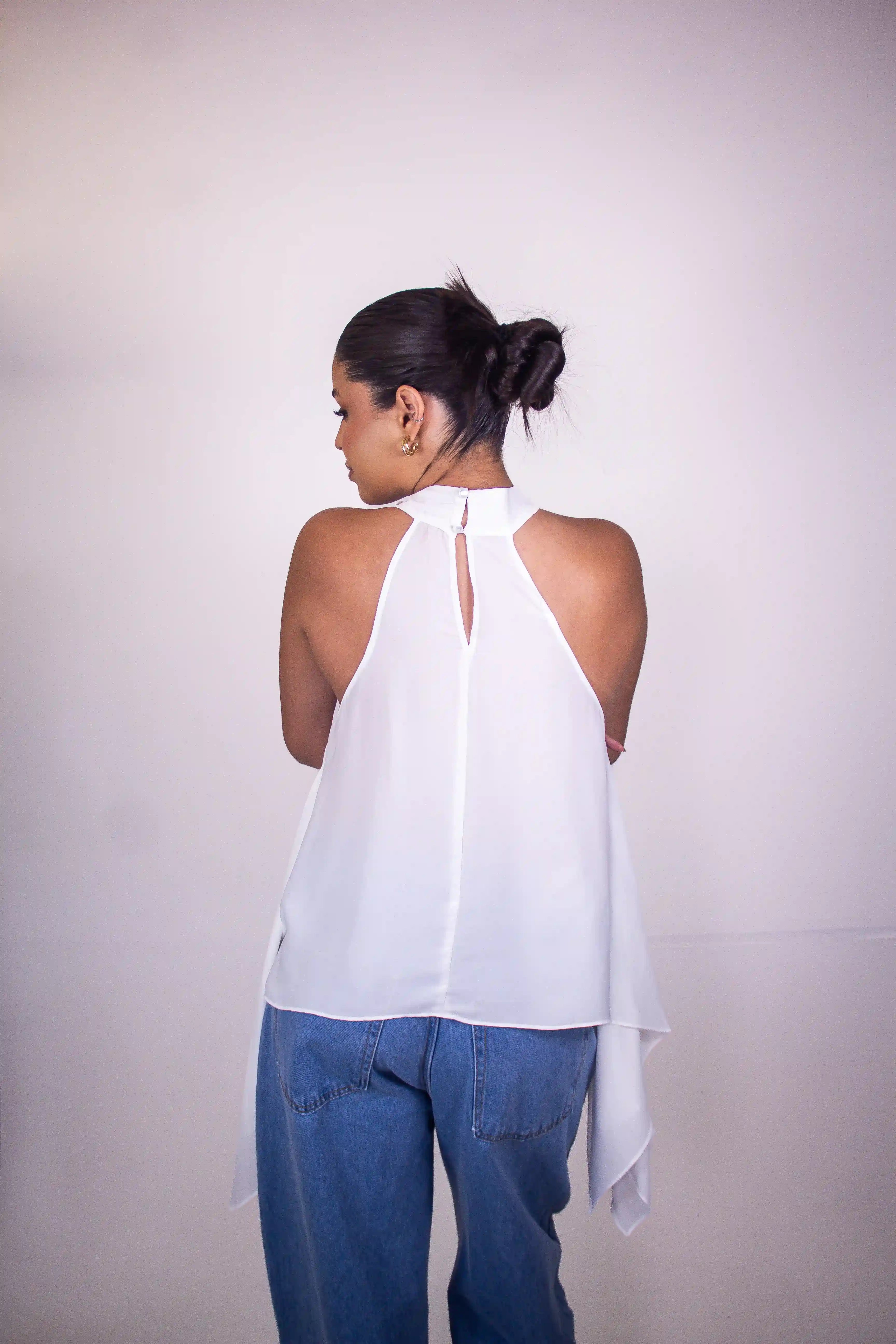 Blusa Frutti - regata gola alta com assimetrias