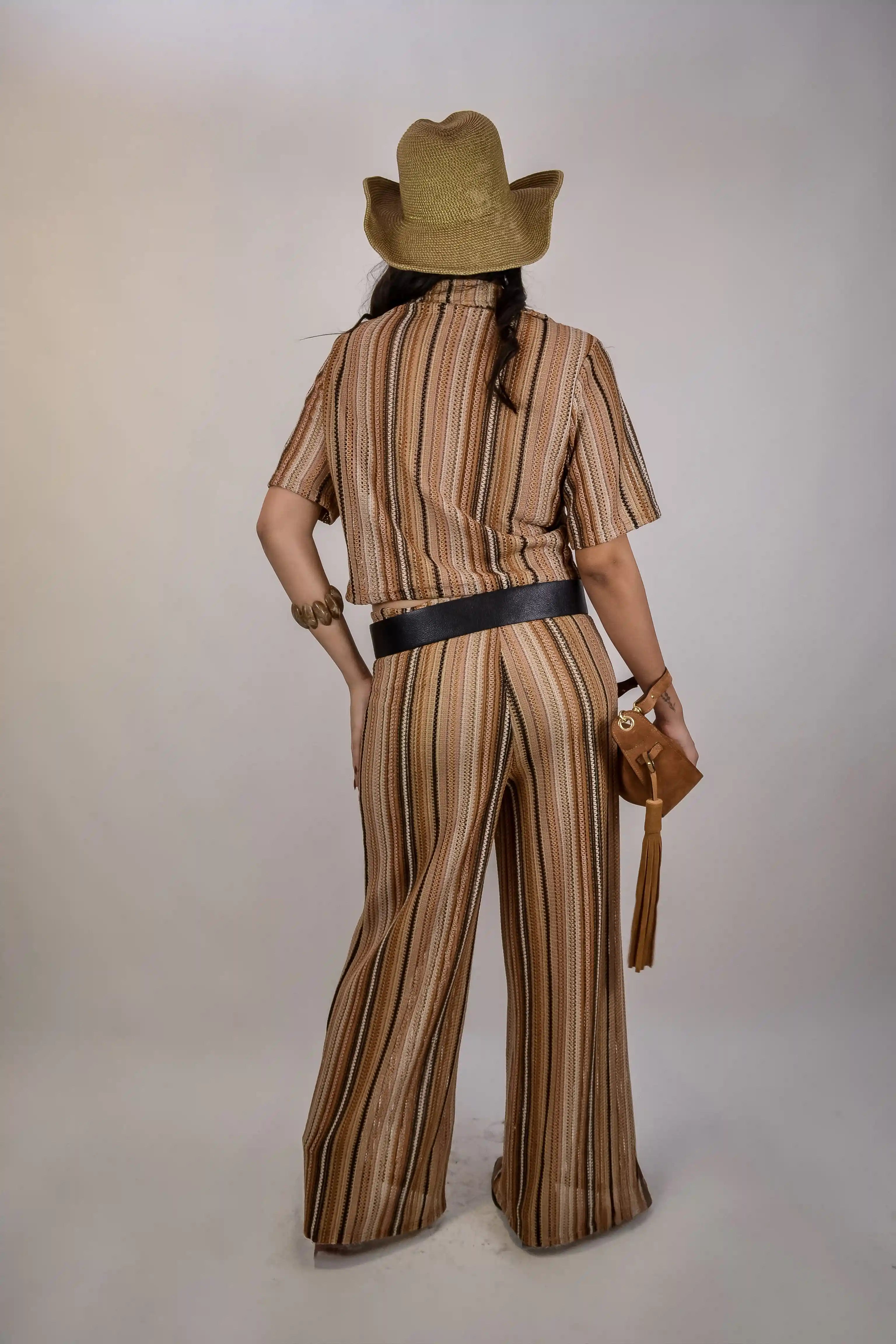 Conjunto Mirage - feminino em tela – calça e camisa cropped