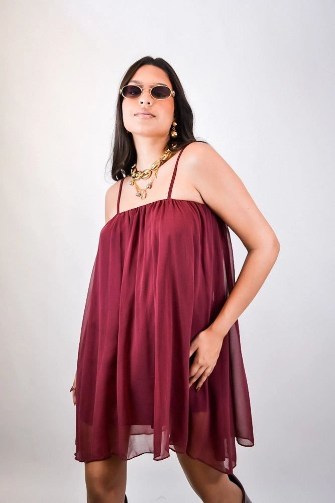 Vestido Cácto - curto com alças e capa gola alta