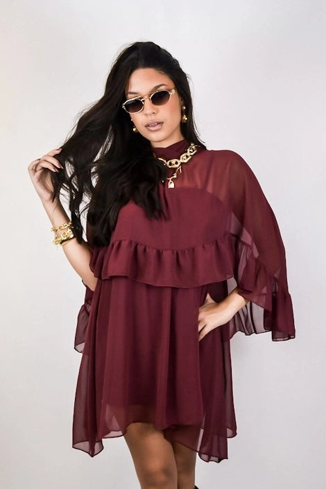 Vestido Cácto - curto com alças e capa gola alta