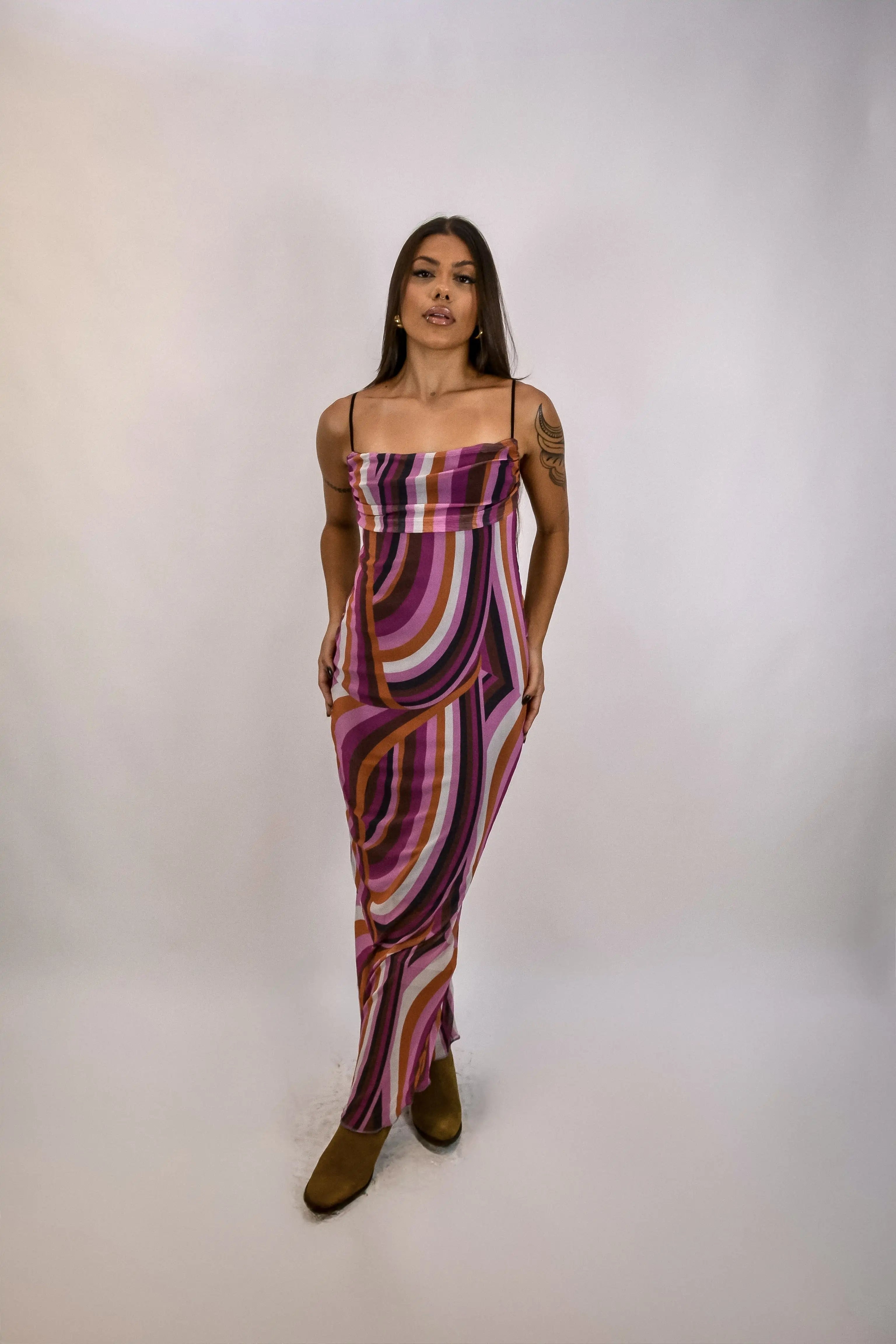 Vestido Martini - midi justo em tule