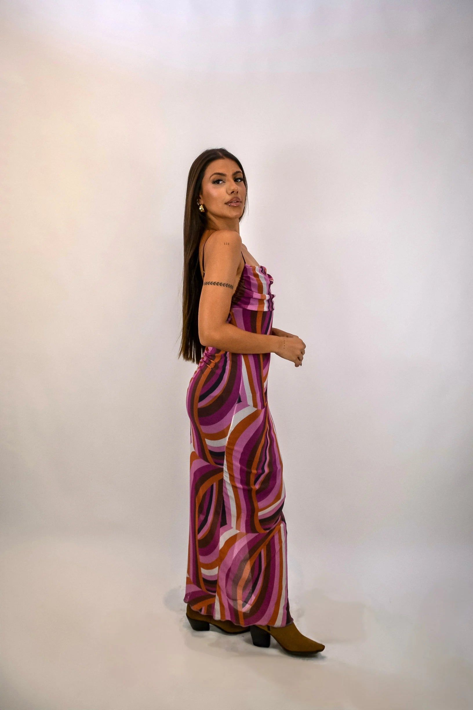 Vestido Martini - midi justo em tule