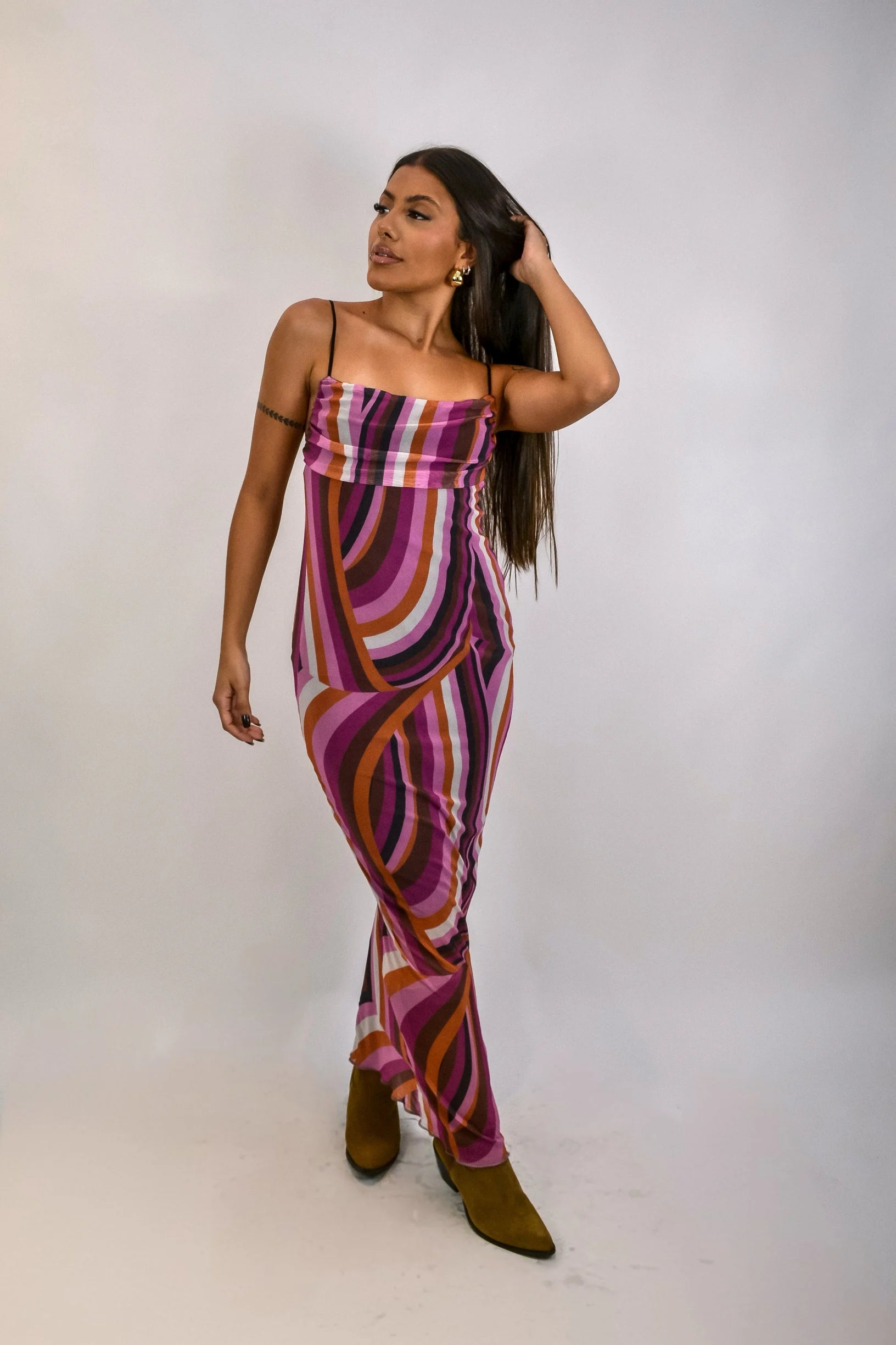 Vestido Martini - midi justo em tule